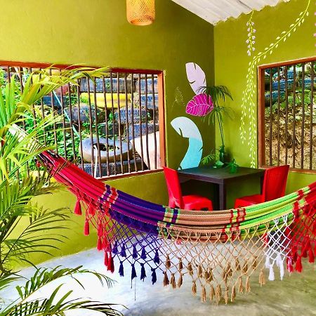 Sierra Kay Hostel Guachaca Esterno foto