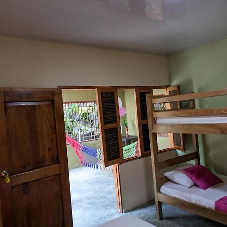 Sierra Kay Hostel Guachaca Esterno foto