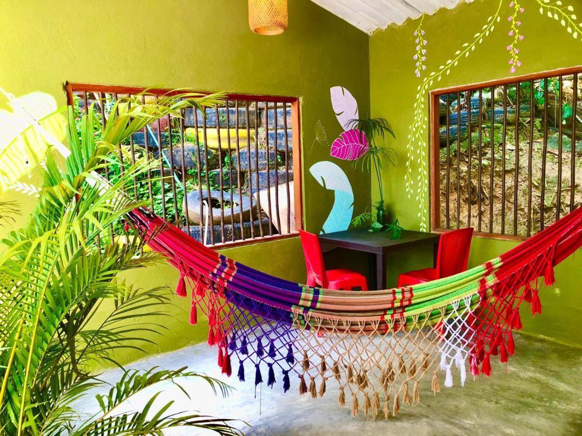 Sierra Kay Hostel Guachaca Esterno foto